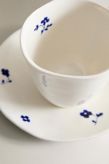 TASSE AVEC SOUCOUPE FLORALE PORCELAINE - Blanc / Bleu marine de Zara - Image 3