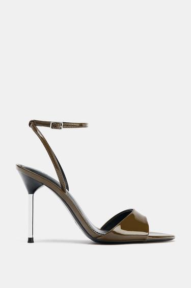SANDALES À TALONS HAUTS EFFET VERNI - Vert kaki de Zara