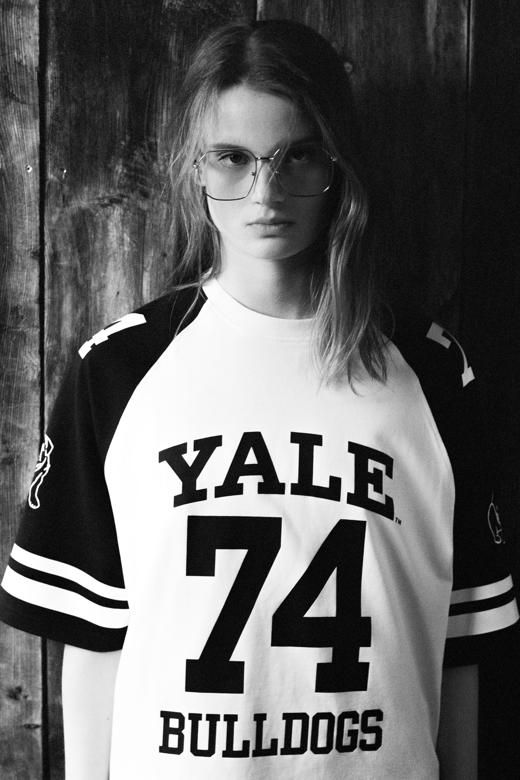【ZARA】YALE プリントTシャツ ホワイト | 4174/310/250 YALE™ PRINTED T-SHIRT - White | ZARA United States