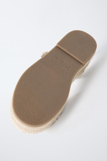 ESPADRILLES MIT STICKEREI - Gebrochenes Weiß von Zara