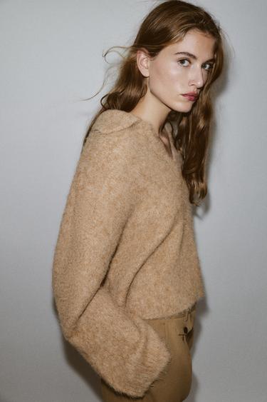 BRUSHED-EFFECT KNIT POLO JUMPER - camel by Zara