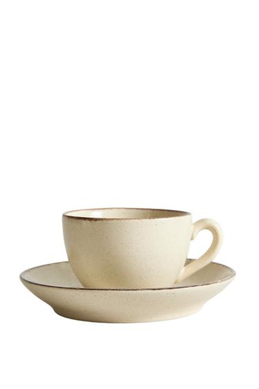 STONEWARE TEACUP AND SAUCER WITH ANTIQUE FINISH RIM - Light ecru by Zara