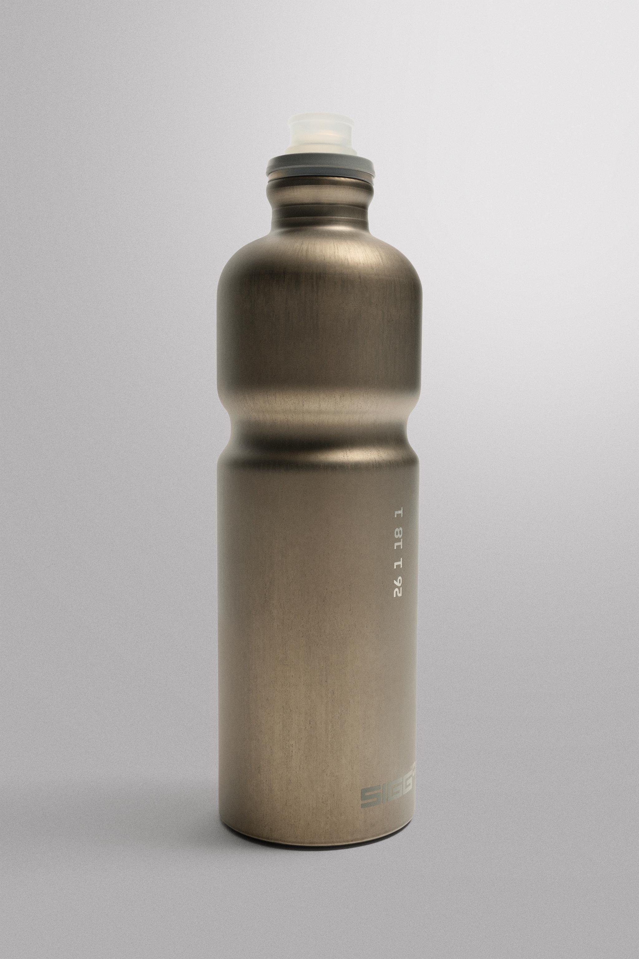 SIGG ALUMINUM BOTTLE 750ML — Gray