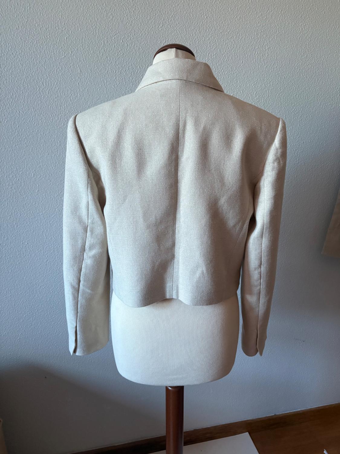 SHORT DOUBLE-BREASTED BLAZER WITH METALLIC THREAD - Image 2