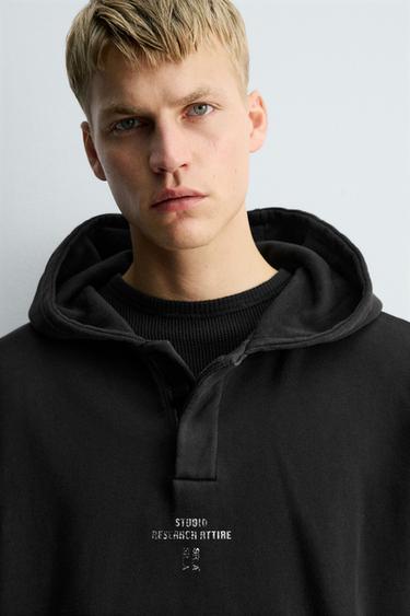 HOODIE POUCH POCKET X SR_A - Black by Zara