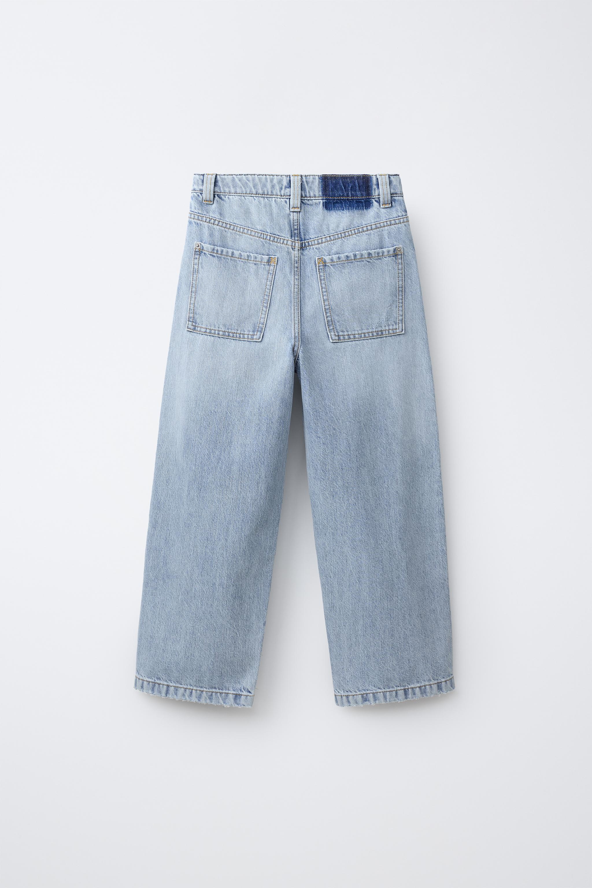 PATCHED LOOSE FIT JEANS