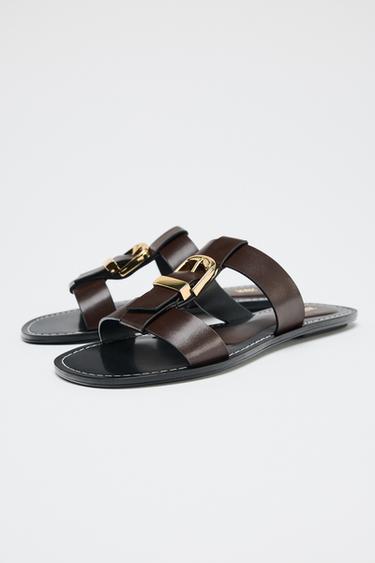 FLACHE SANDALE MIT DOPPELRIEMCHEN UND SCHNALLE - Braun von Zara