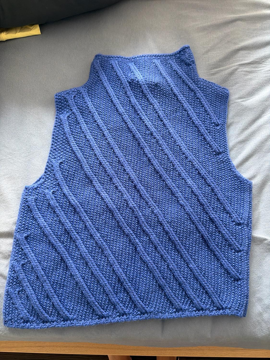 TEXTURED KNIT WAISTCOAT - Image 2