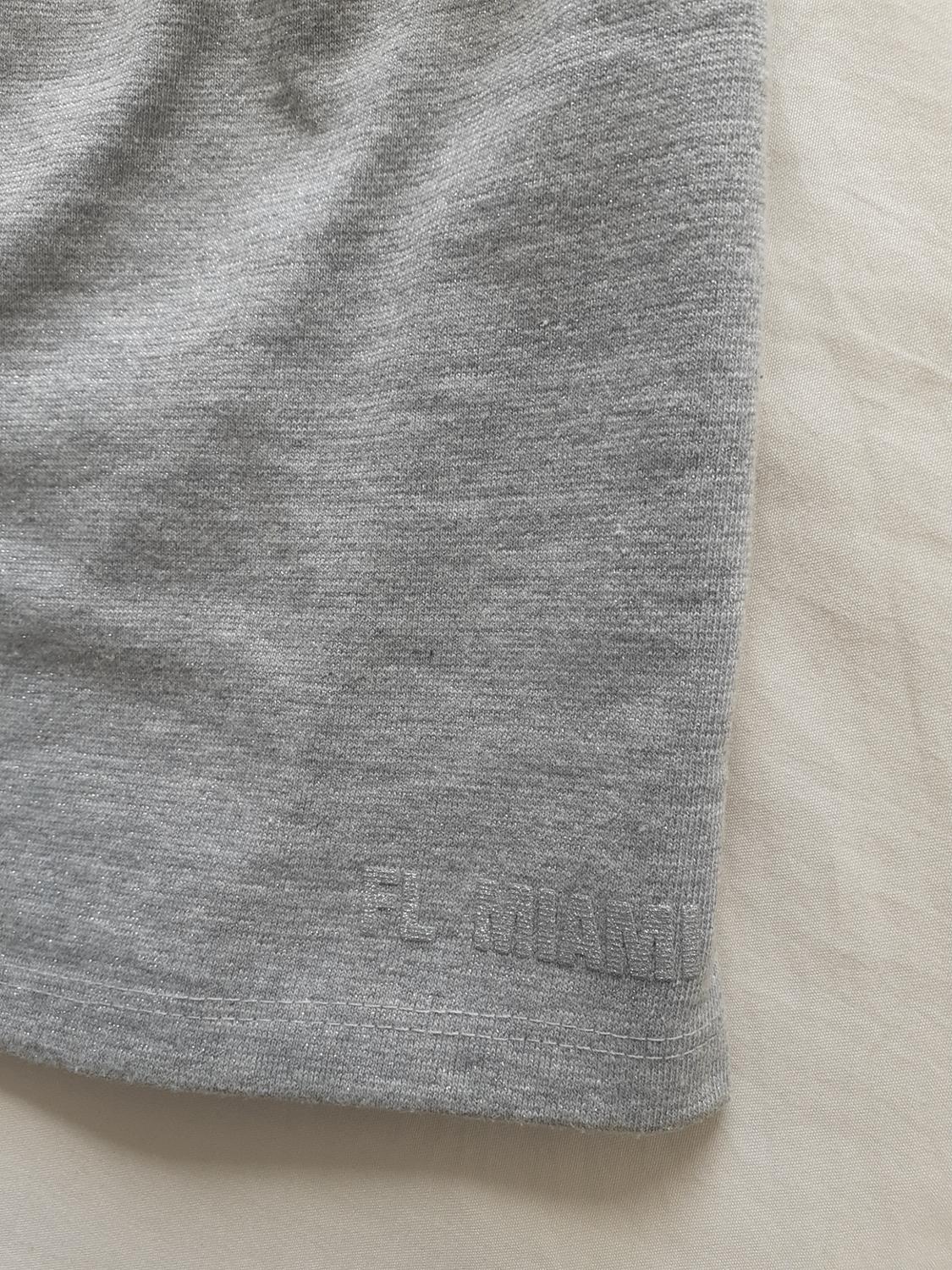 SHORT GRIS AVEC SLOGAN MÉTALLISÉE - Image 4