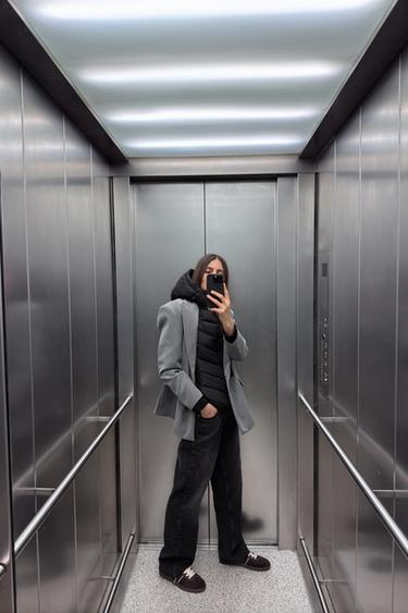 СТЕГАНАЯ КУРТКА С КОНТРАСТНЫМИ ДЕТАЛЯМИ — ЧЕРНЫЙ от Zara