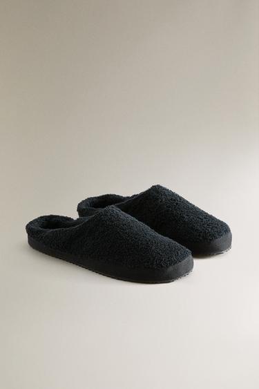 CHAUSSONS OUVERTS À L’ARRIÈRE SERVIETTE DE BAIN - Noir de Zara - Image 1