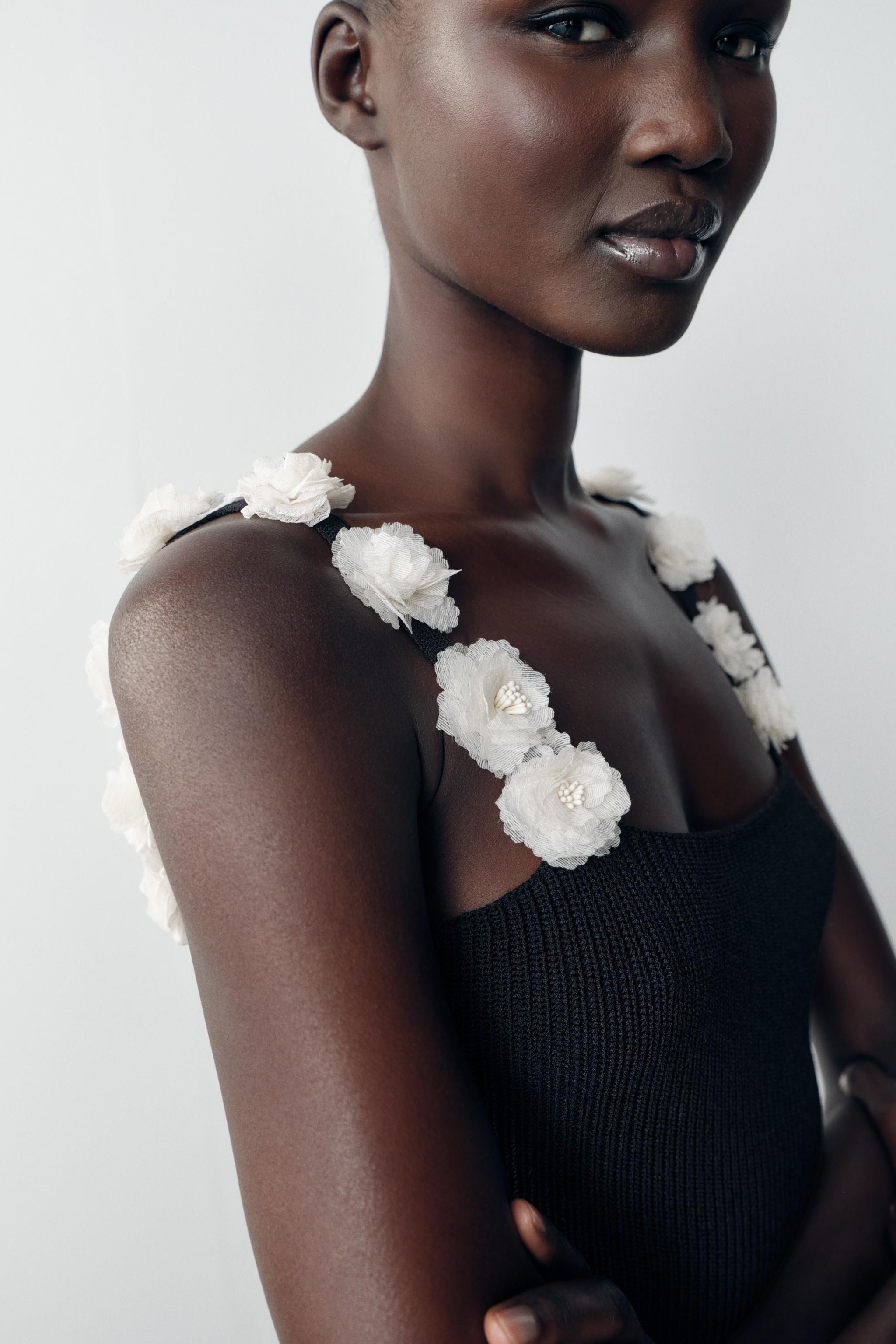 TOP EN MAILLE À FLEURS