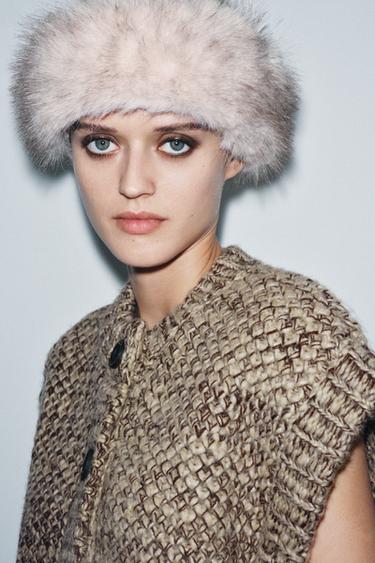GORRO BEANIE PUNTO EFECTO PELO - Arena de Zara