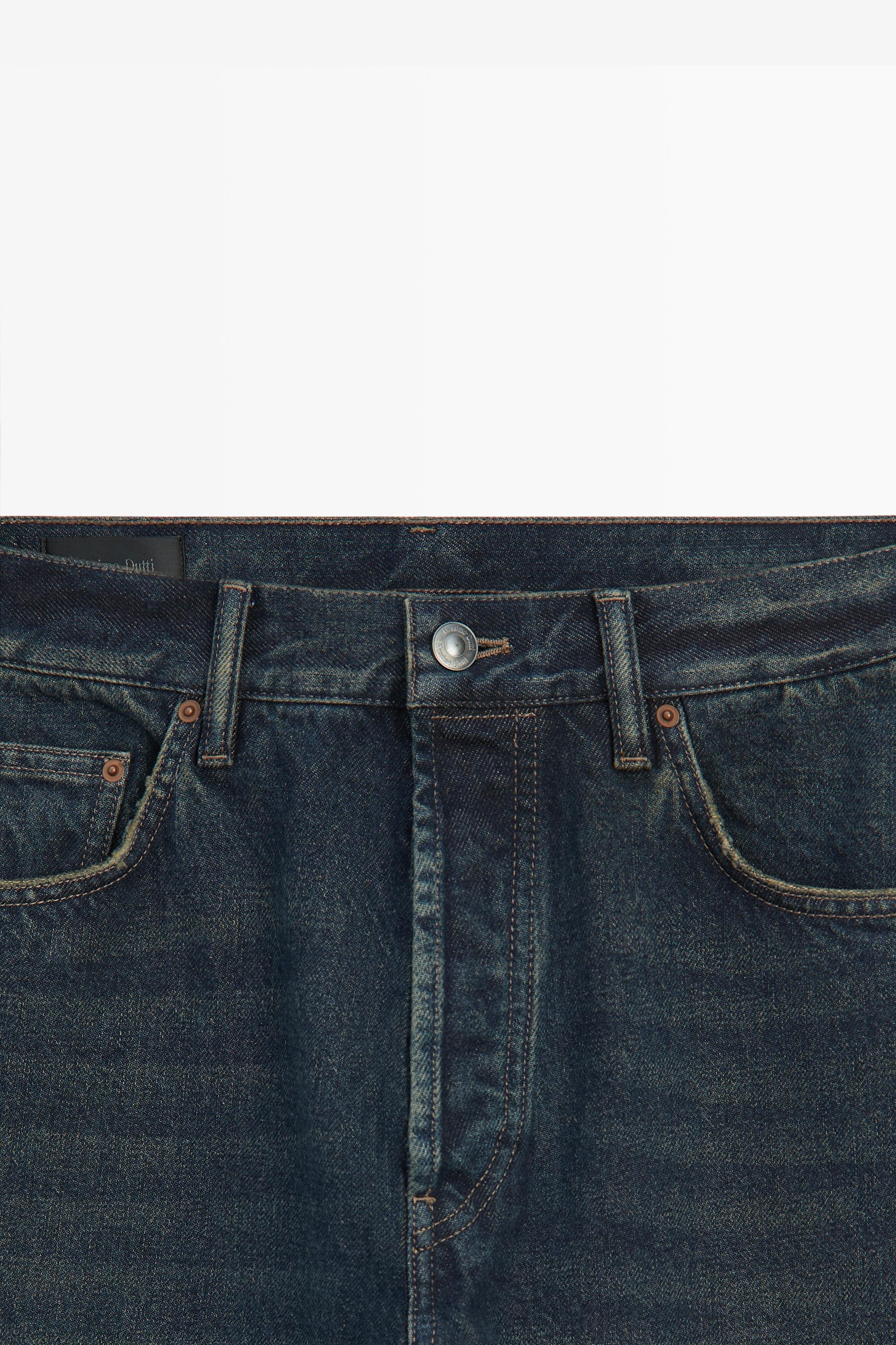 Straight-leg jeans