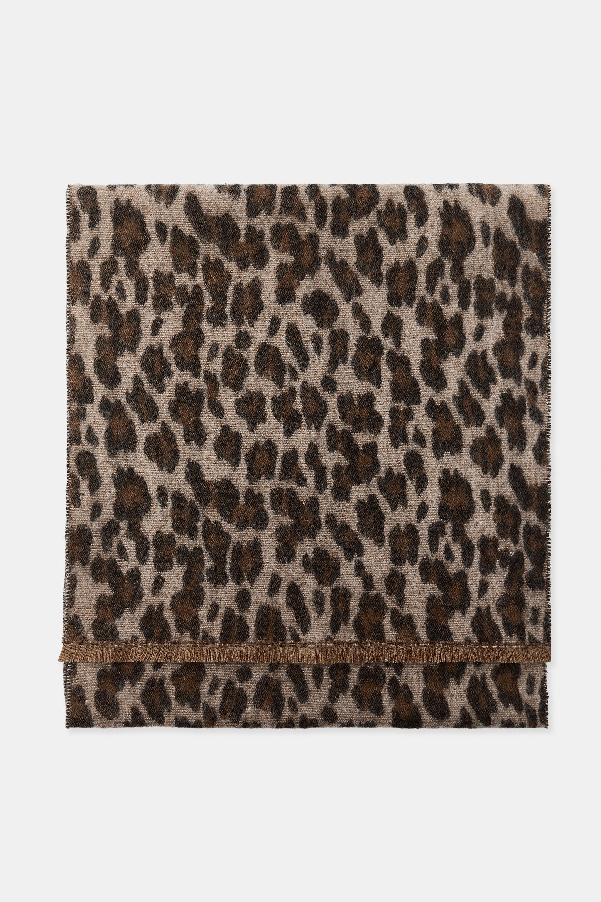 JACQUARD ANIMAL PRINT SCARF