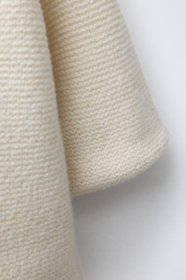 VESTE À CAPUCHE ET BRANDENBOURGS - Écru de Zara - Image 4