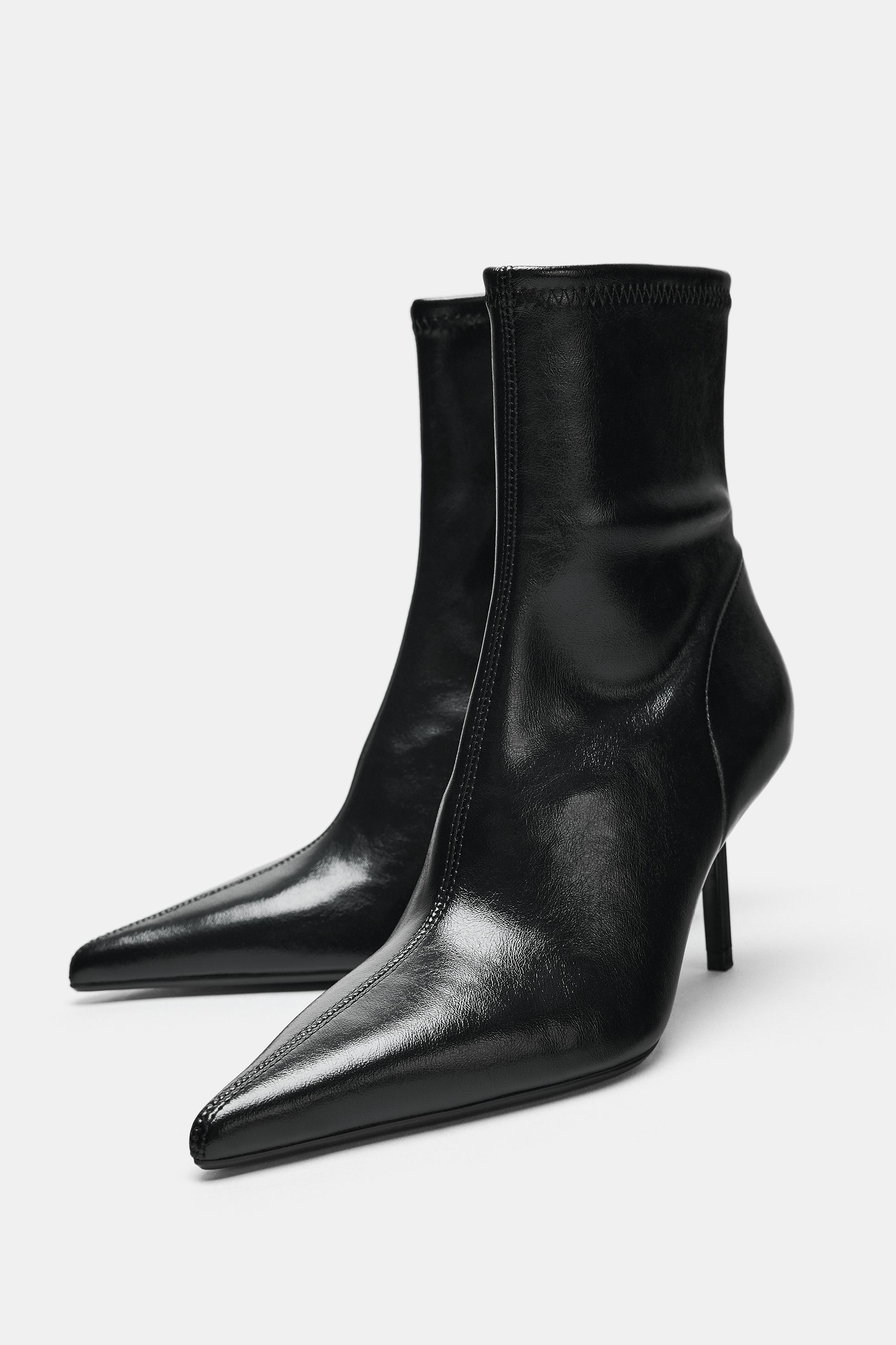 BOTTINES À TALONS