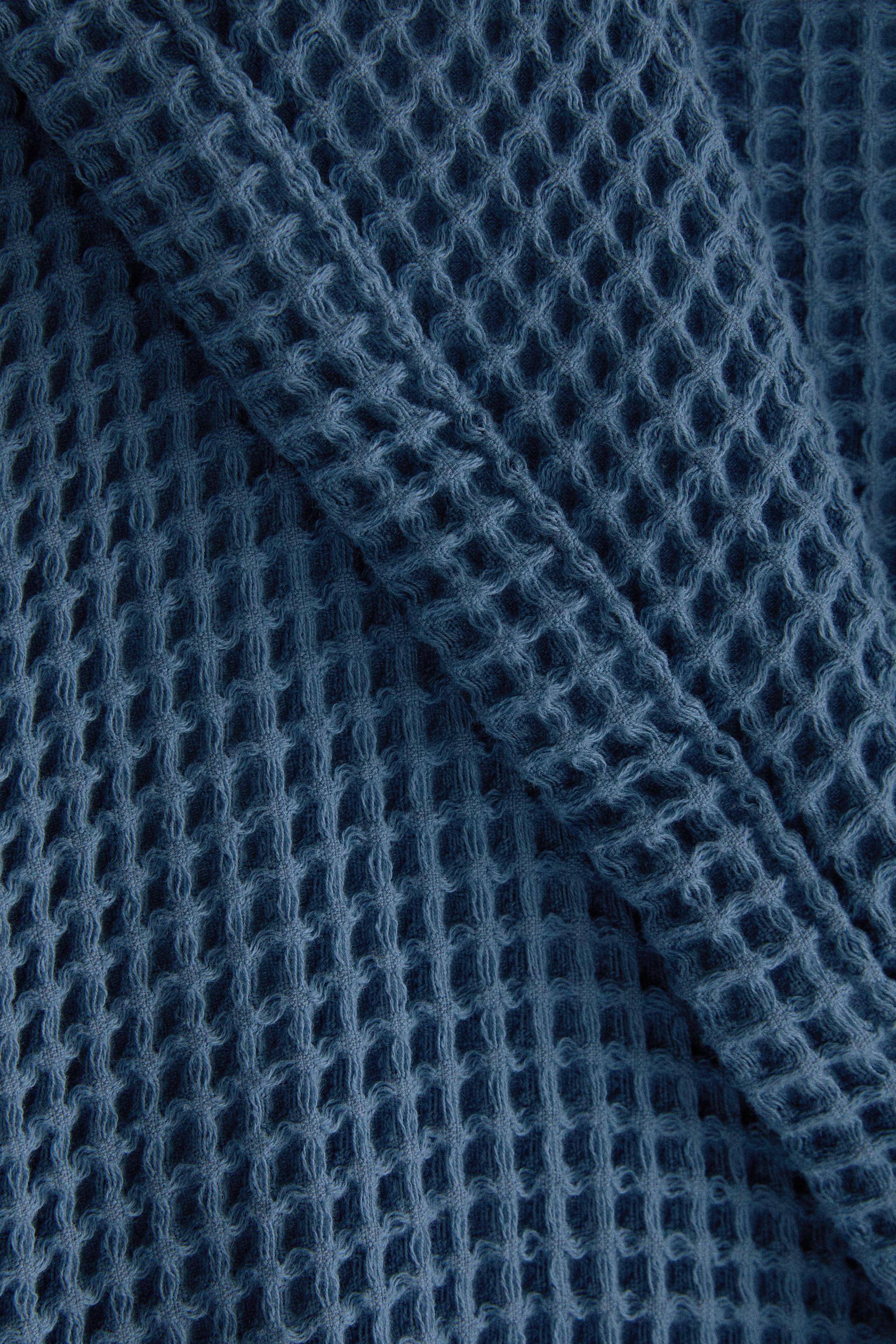 COTTON WAFFLE-KNIT BATHROBE