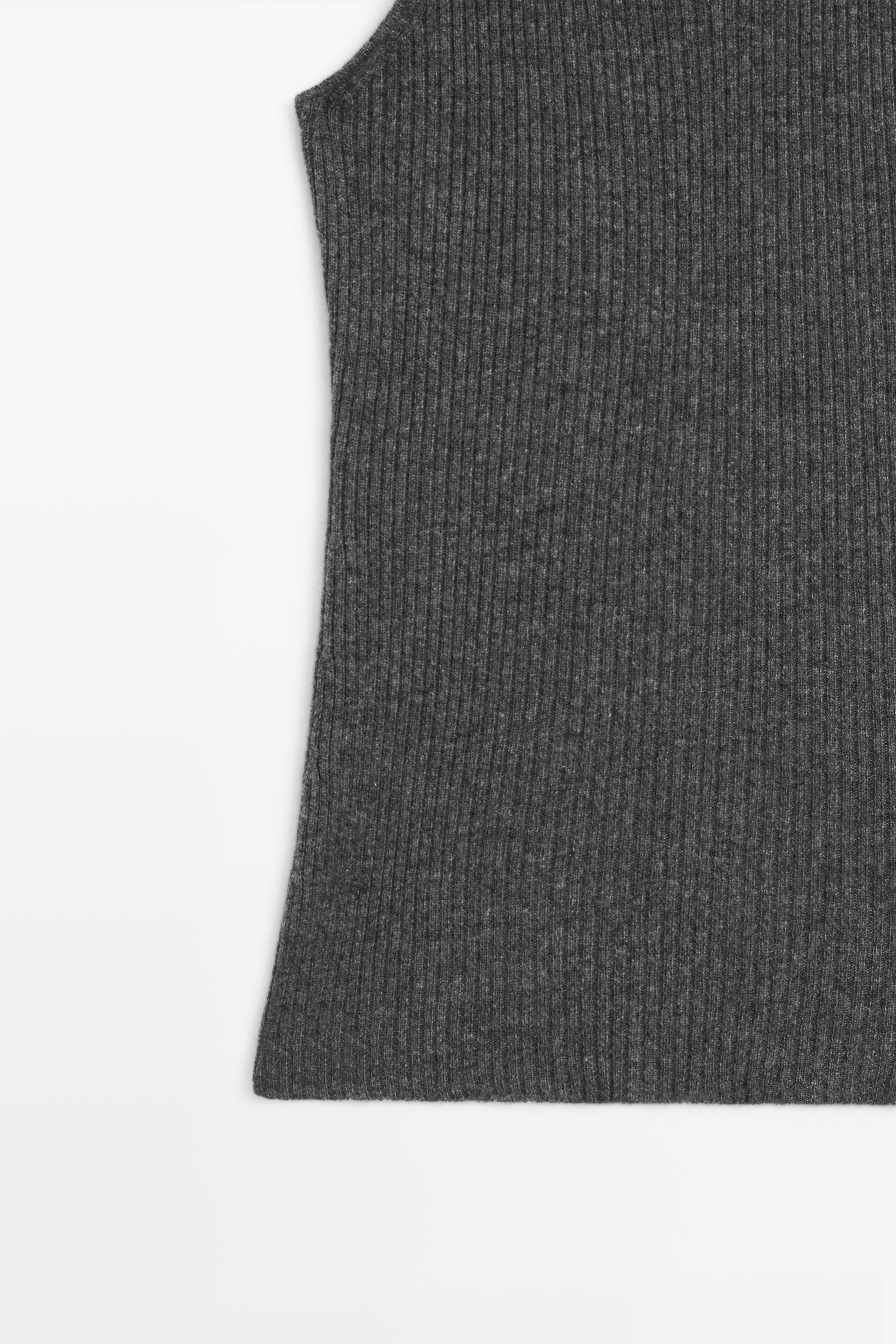 100% cashmere ribbed knit top