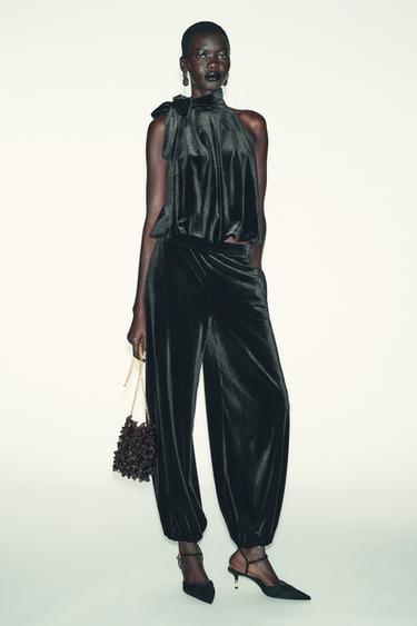 TOP GUFË VELVET ME FJONGO - E zezë nga Zara