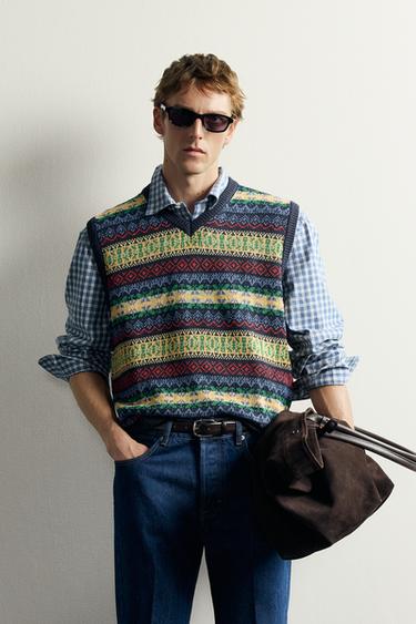 Zaras STICKAD VÄST MED GEOMETRISKT JACQUARDMÖNSTER 100% LINNE AARON LEVINE X ZARA - Marinblå