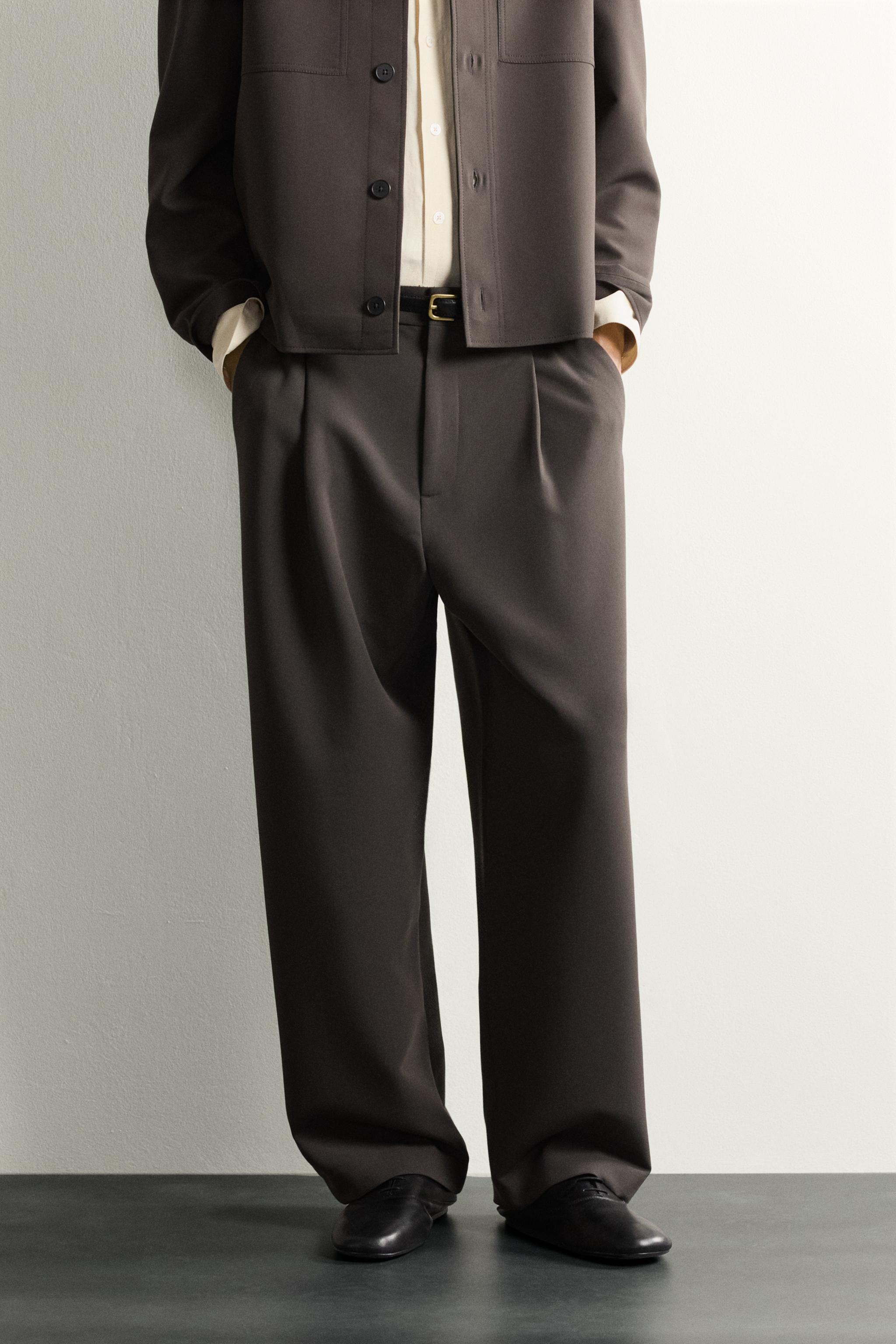 RELAXED FIT PLEATED PANTS — Brown / Taupe