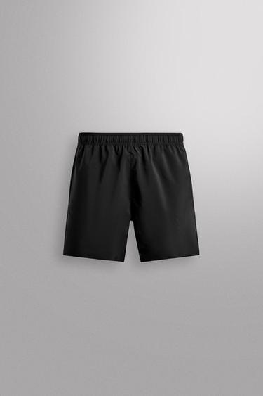 شورت مثقّب - أسود الخاص بـ Zara