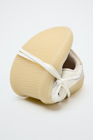ZAPATILLAS PIEL COMBINADA BAREFOOT - Blanco Crudo de Zara