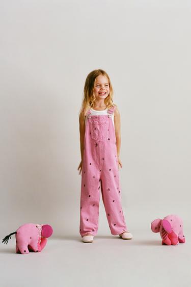TWILL DUNGAREES WITH EMBROIDERED FLOWERS - Pink by Zara