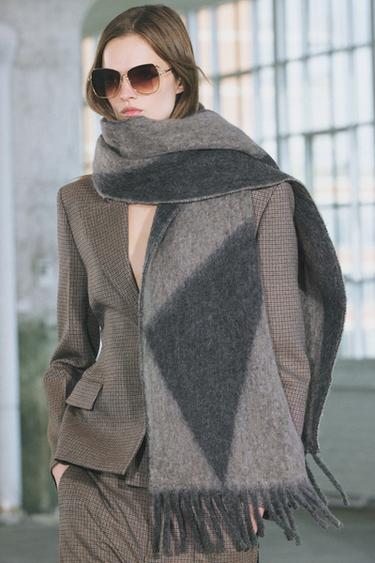 BUFANDA JACQUARD - Gris de Zara