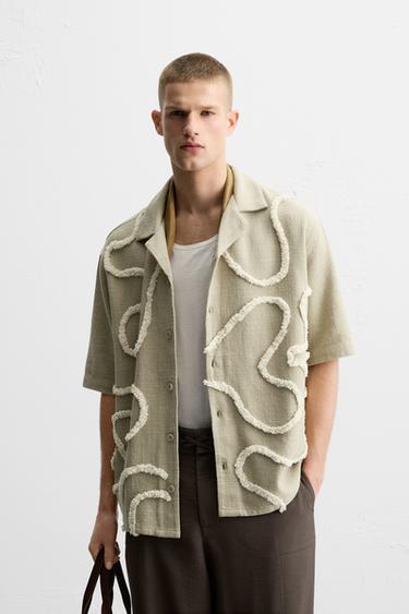 CHEMISE COUPE DÉCONTRACTÉE À RELIEF - Gris / Marron clair de Zara
