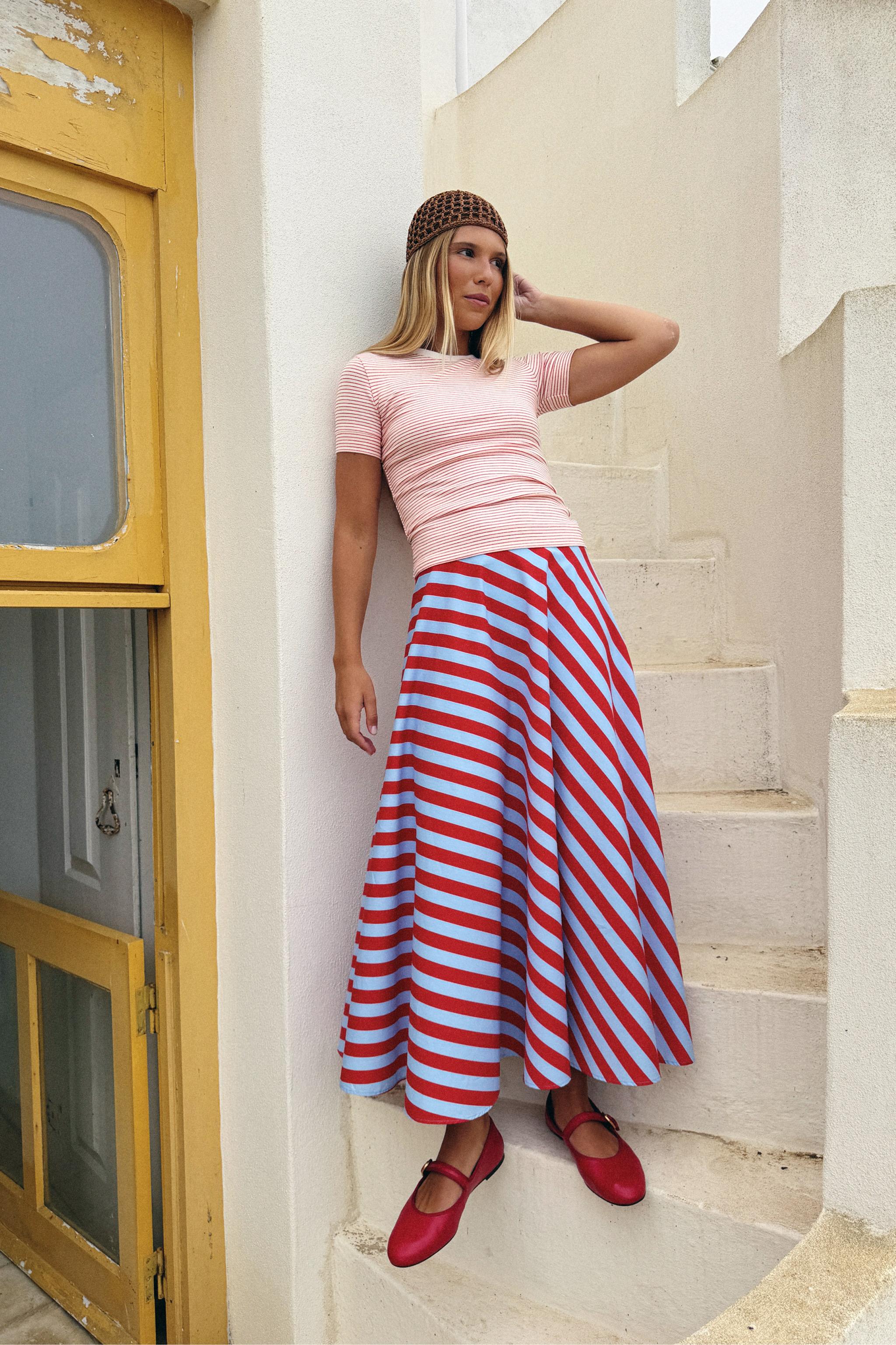 MINIMAL SHORT SLEEVE T-SHIRT — Red Stripe