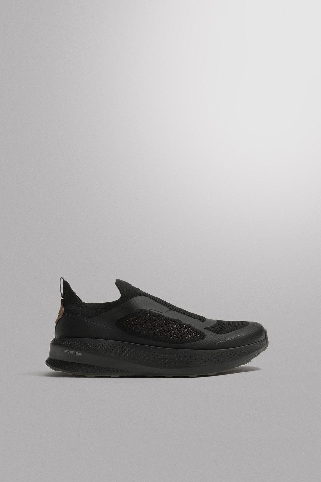 Trail Running Sneakers — Men's