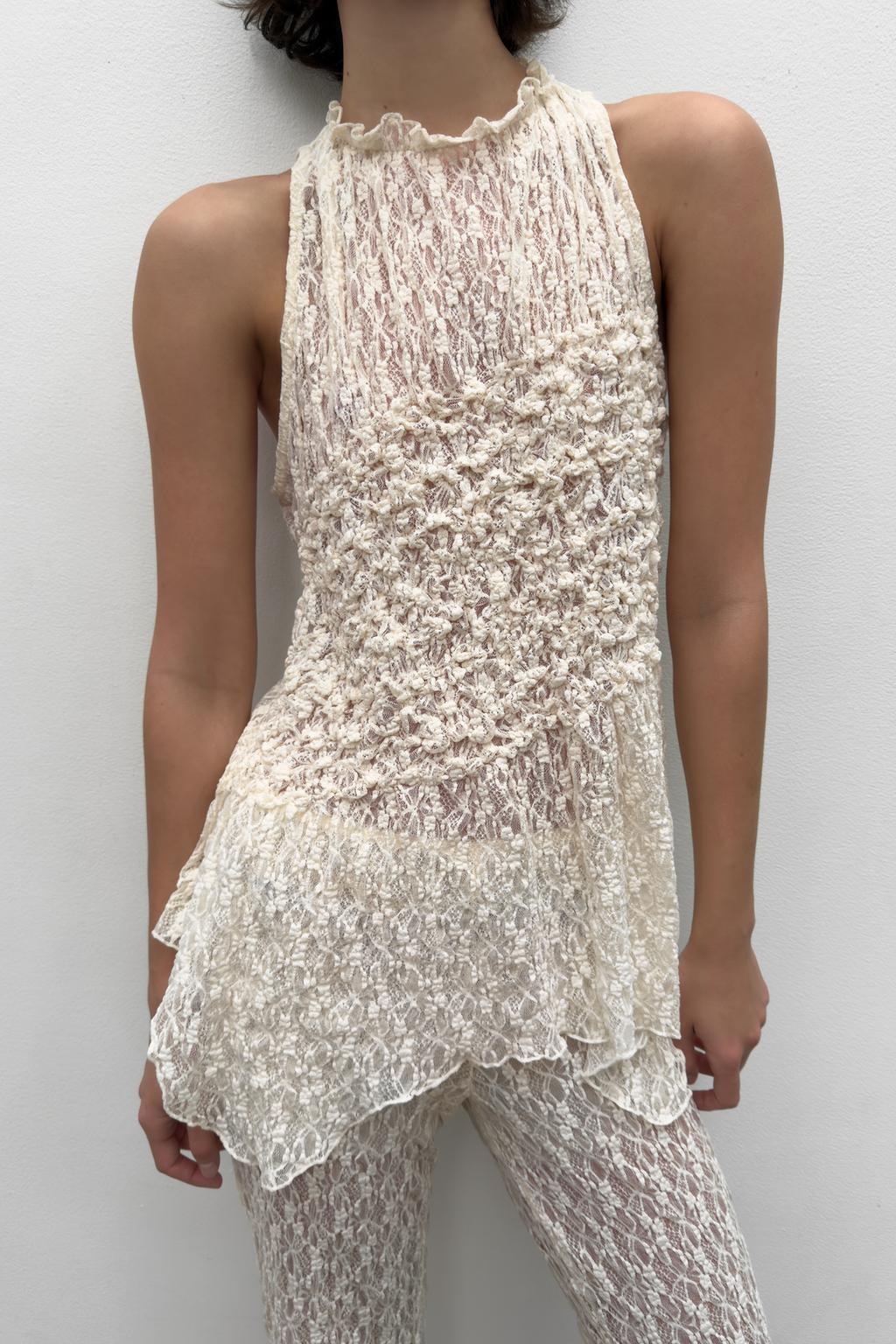 GATHERED LACE TOP