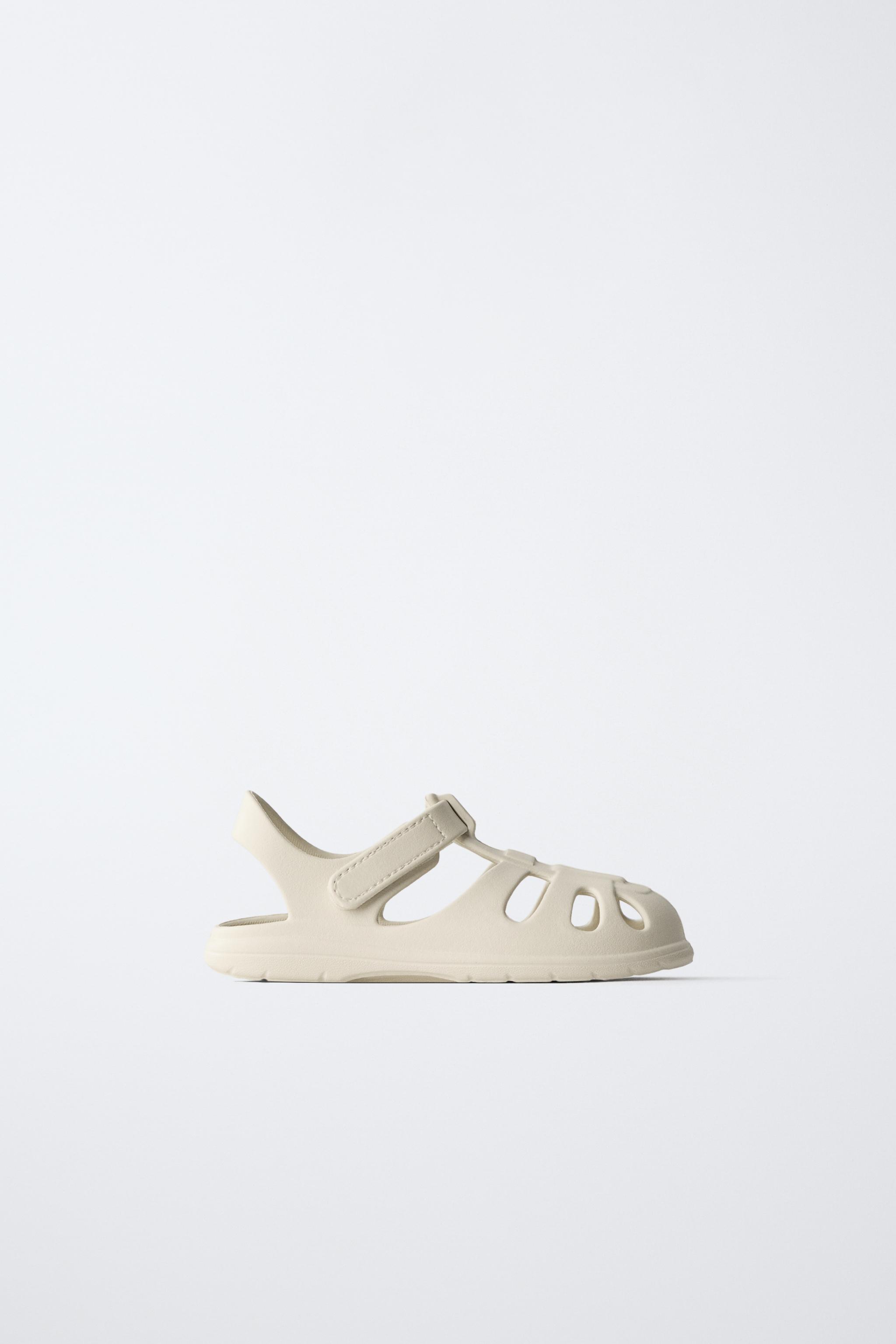 SANDALES STYLE PLAGE PIEDS NUS