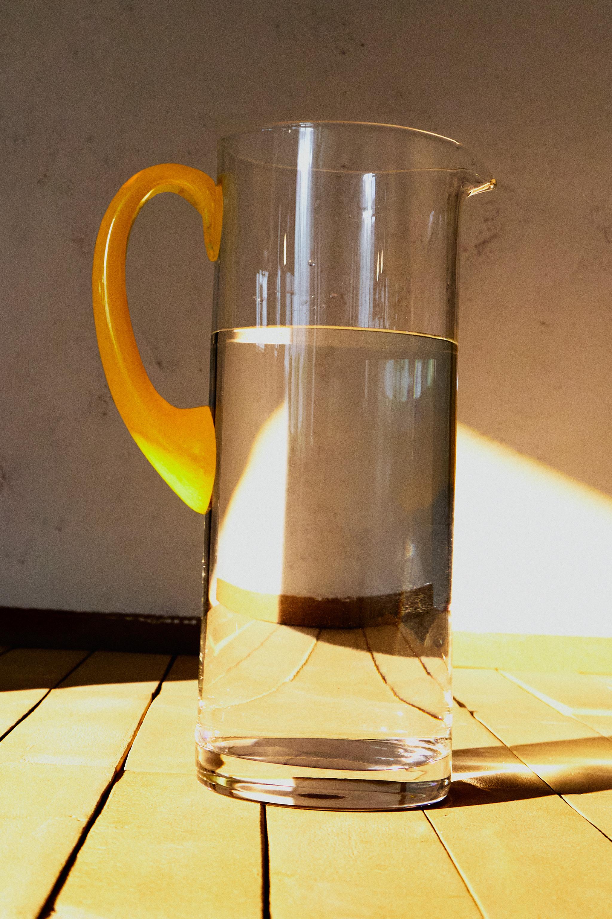 CRYSTALLINE PITCHER WITH CONTRAST HANDLE — Yellow