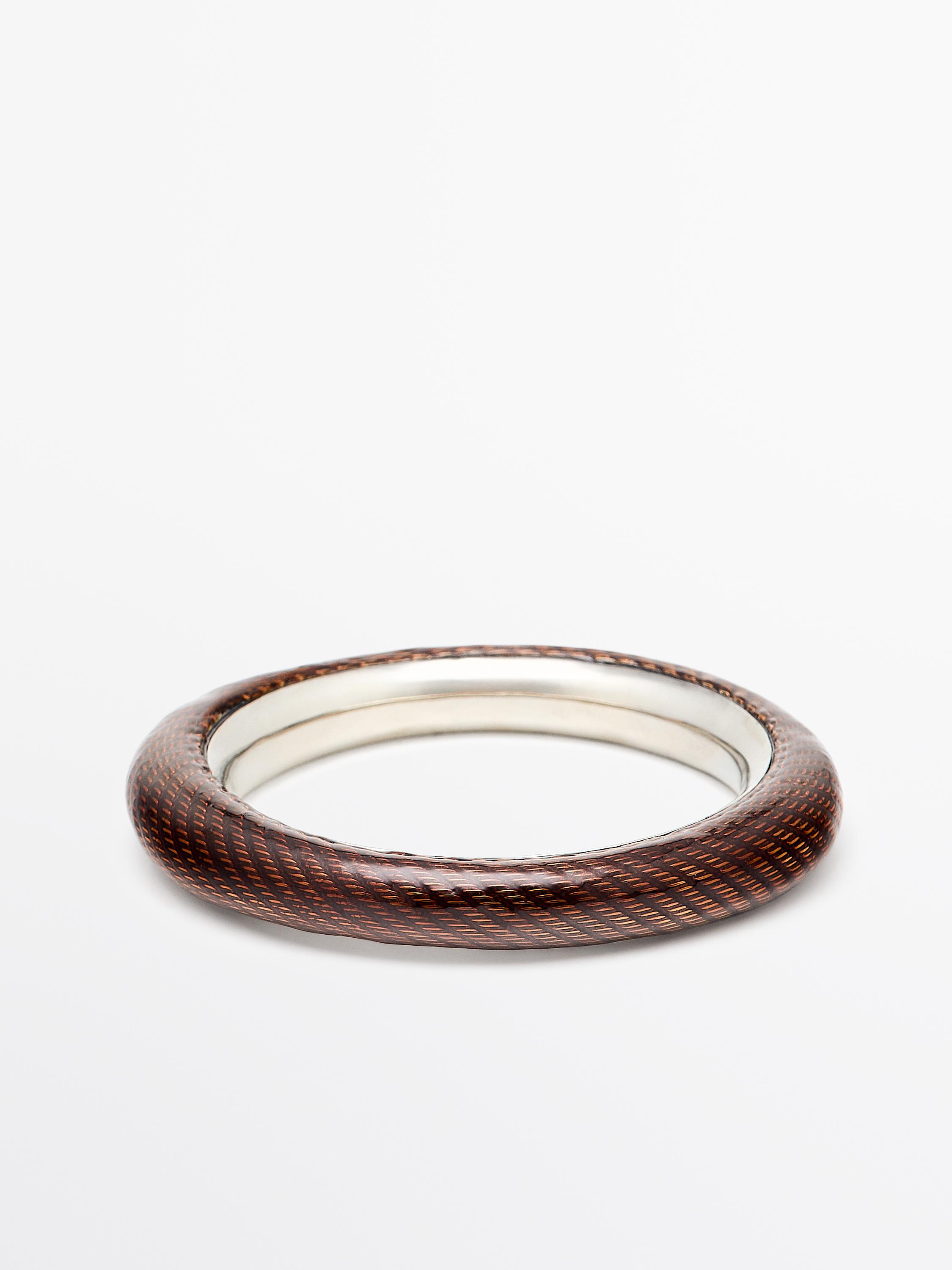 Textured enamelled bracelet