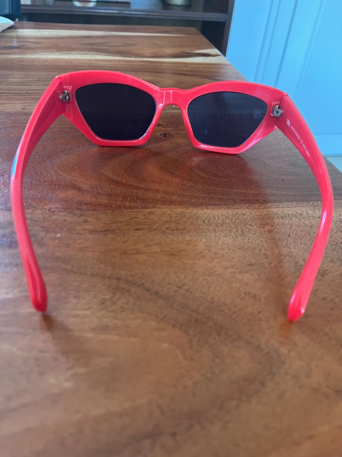 COLOURFUL SUNGLASSES - Image 4