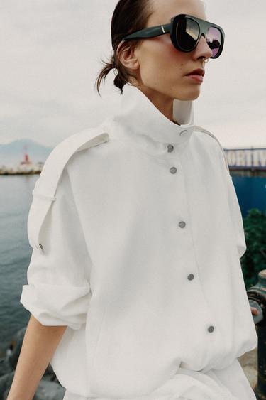Chaqueta bomber de cuello alto