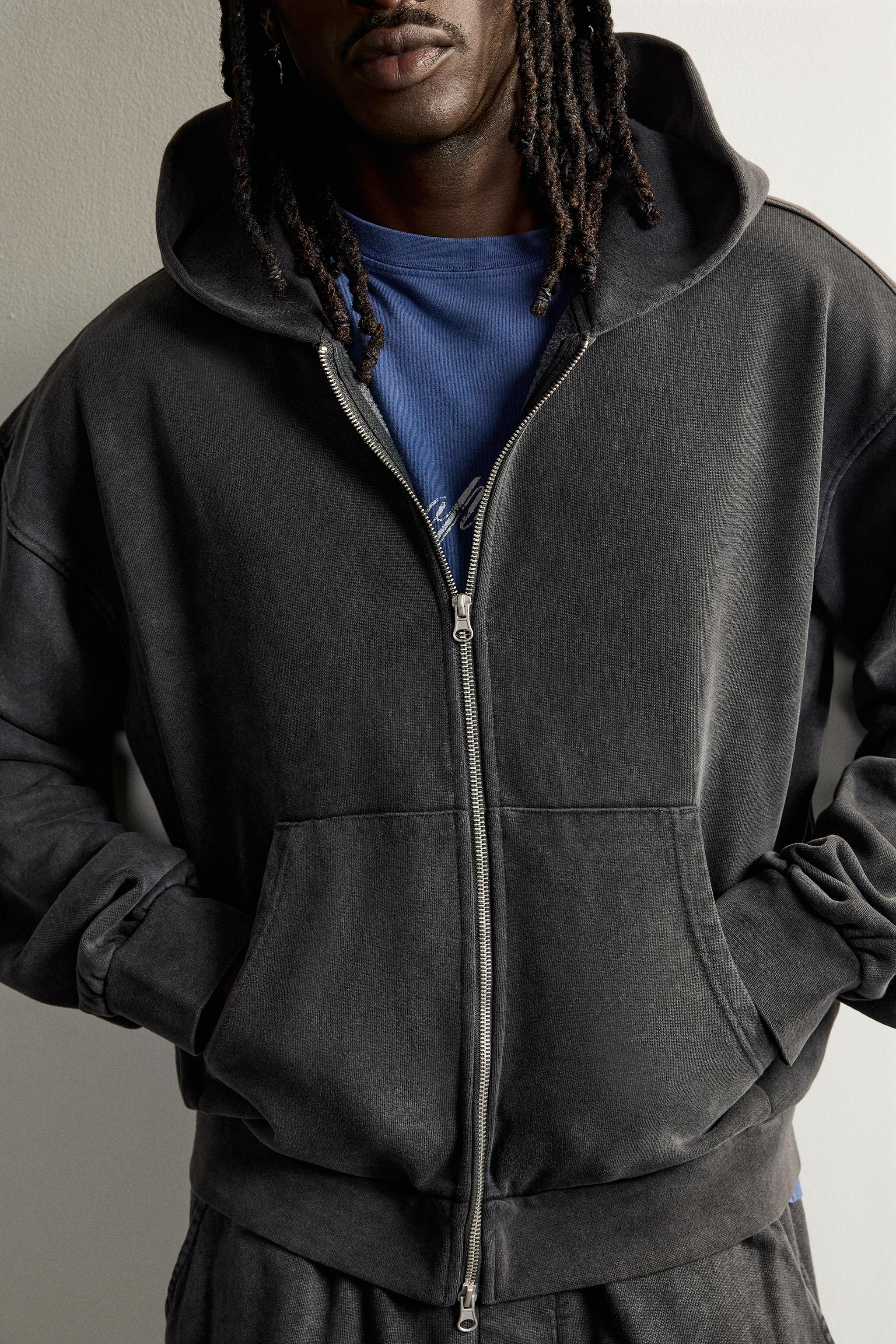 SWEAT BOXY FIT À CAPUCHE ET ZIP BASIQUE