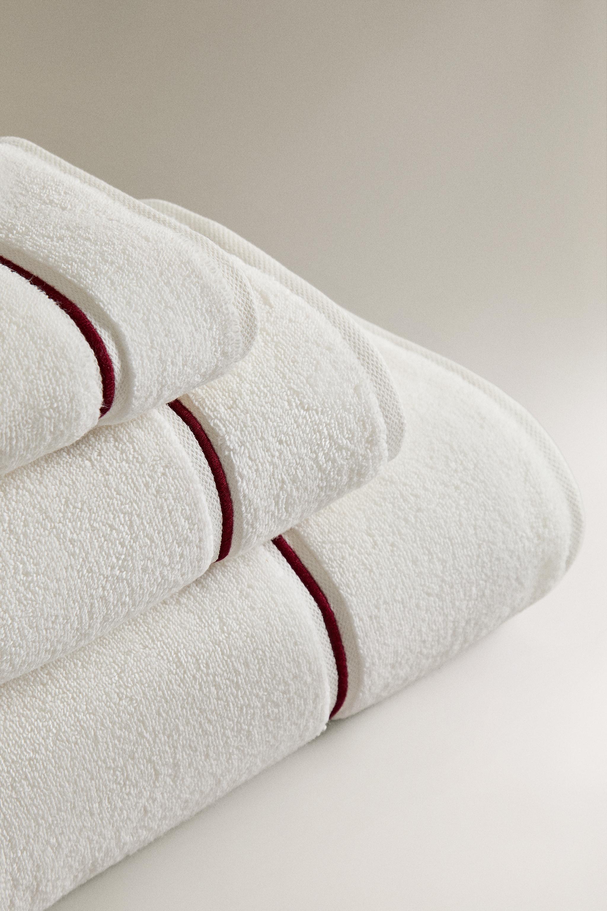 EMBROIDERED TRIM BATH TOWEL