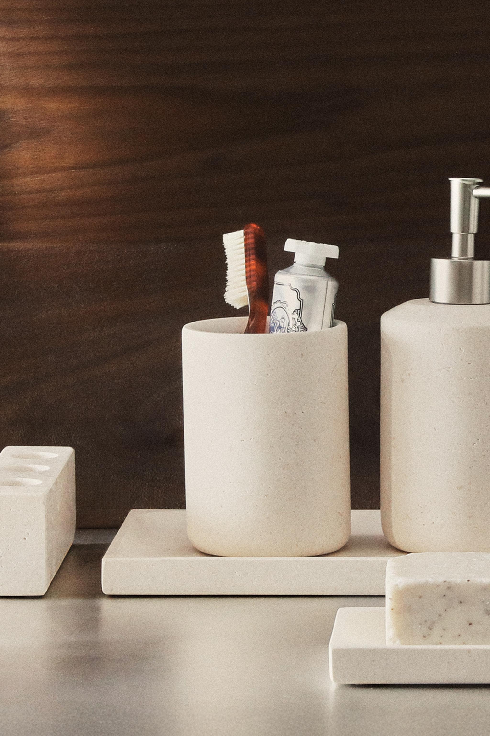 THE CONRAN SHOP バスルームアクセサリーセット/サニタリーセット バスルームアクセサリー4点セット＜人工石風＞ | manu a manu