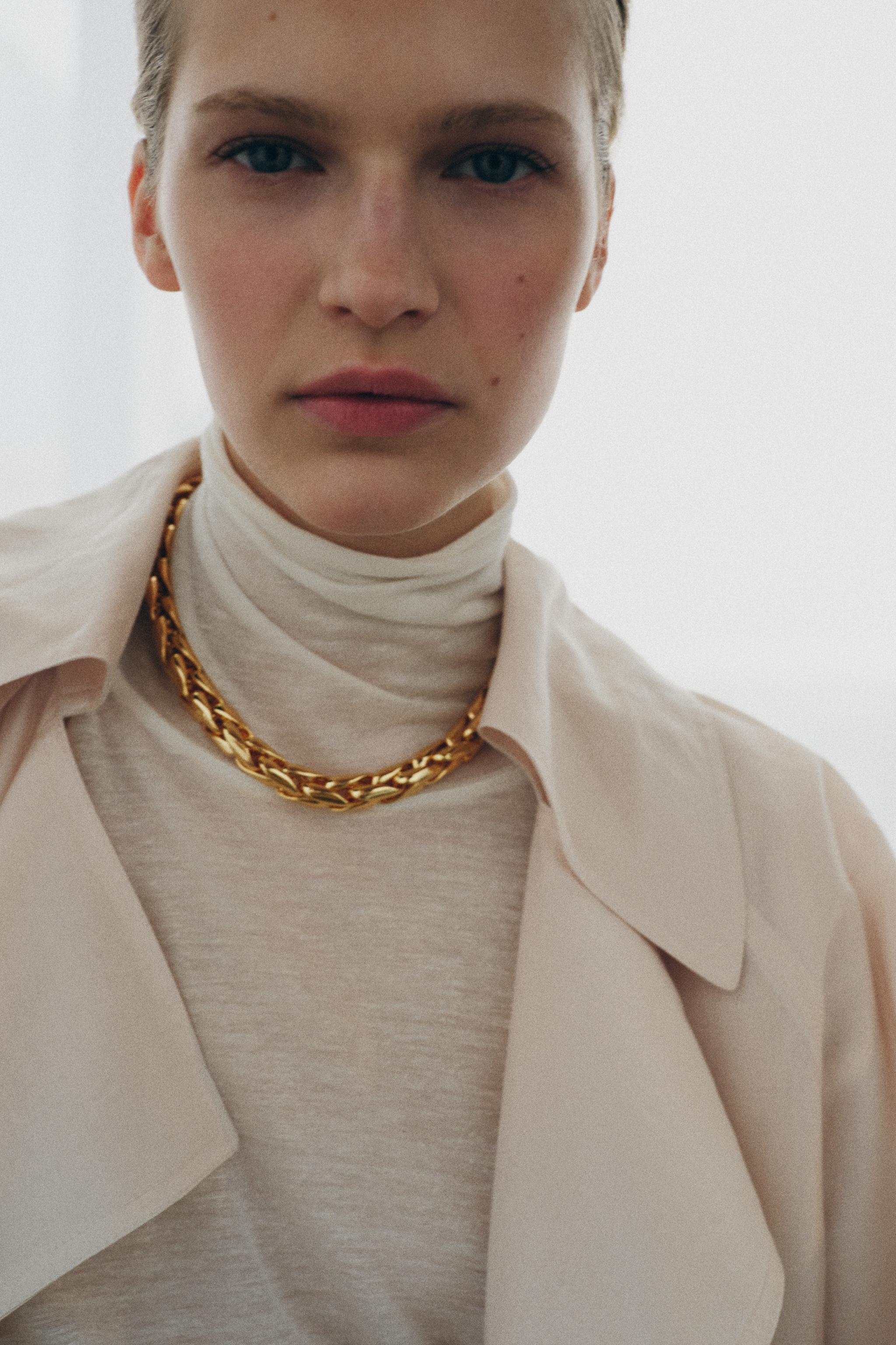 METAL CHAIN NECKLACE