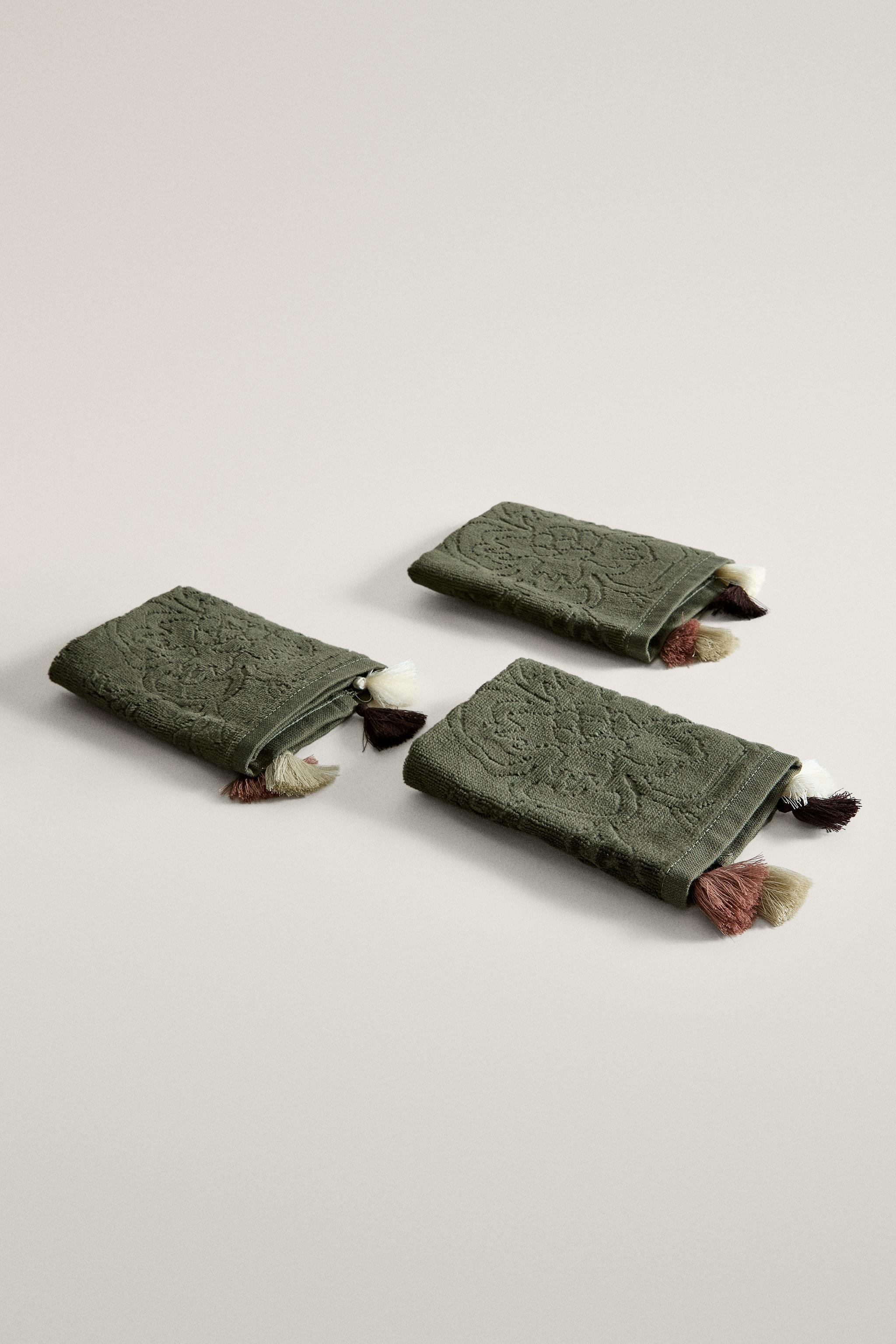 PACK OF HAND TOWELS WITH TASSELS (PACK 3)