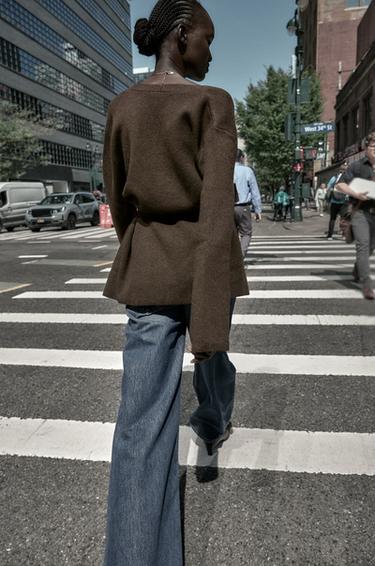 GILET EN MAILLE CEINTURÉ - Marron de Zara - Image 4