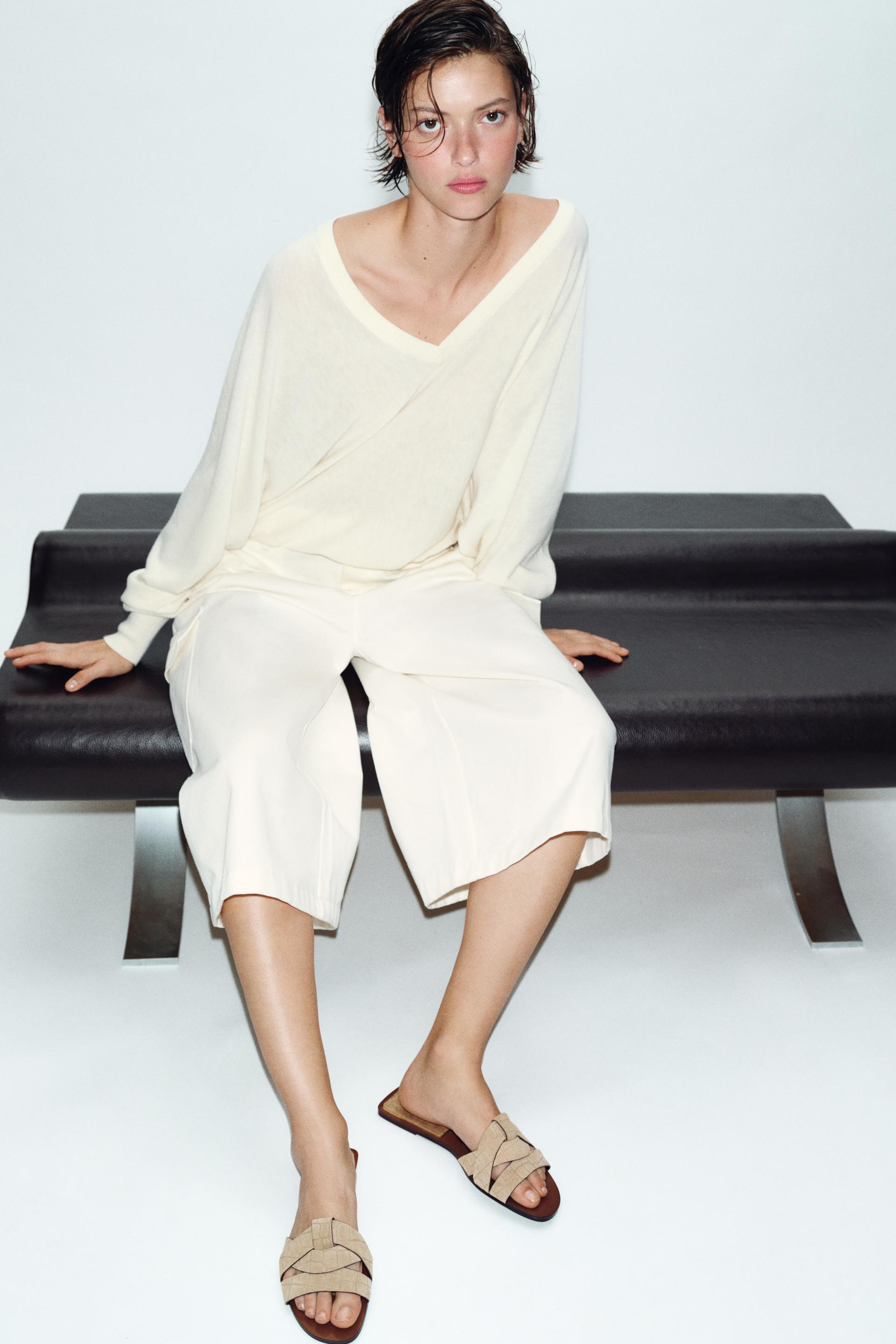 ÇAPRAZ BANTLI DÜZ DERİ SANDALET