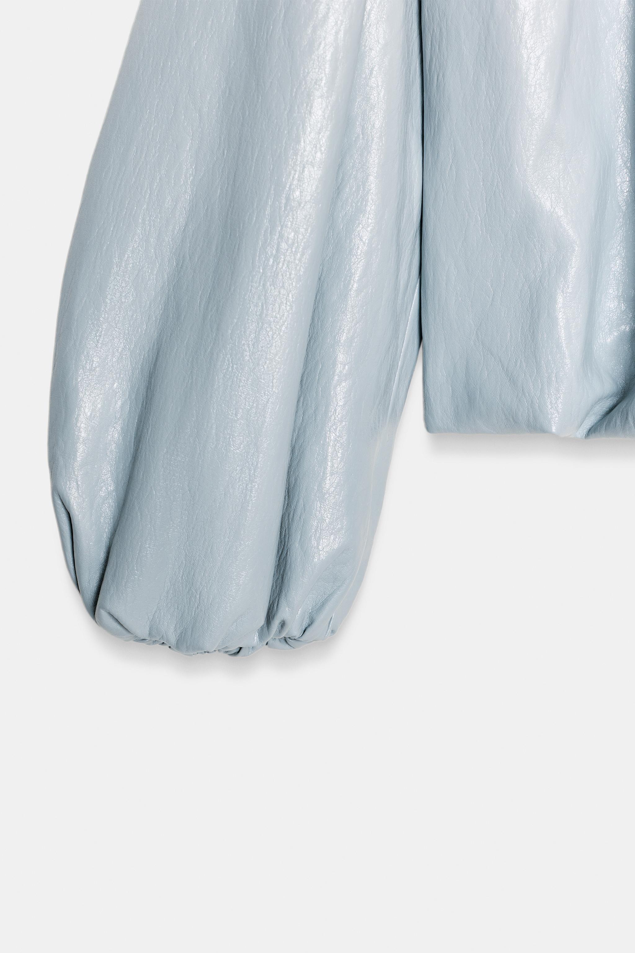 BLOUSA À EFFET MATIÈRE SYNTHÉTIQUE