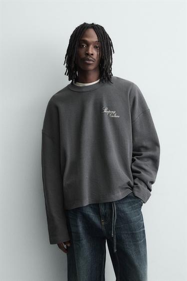 SUDADERA ESTRUCTURA TEXTO ESTAMPADO - Plomo de Zara