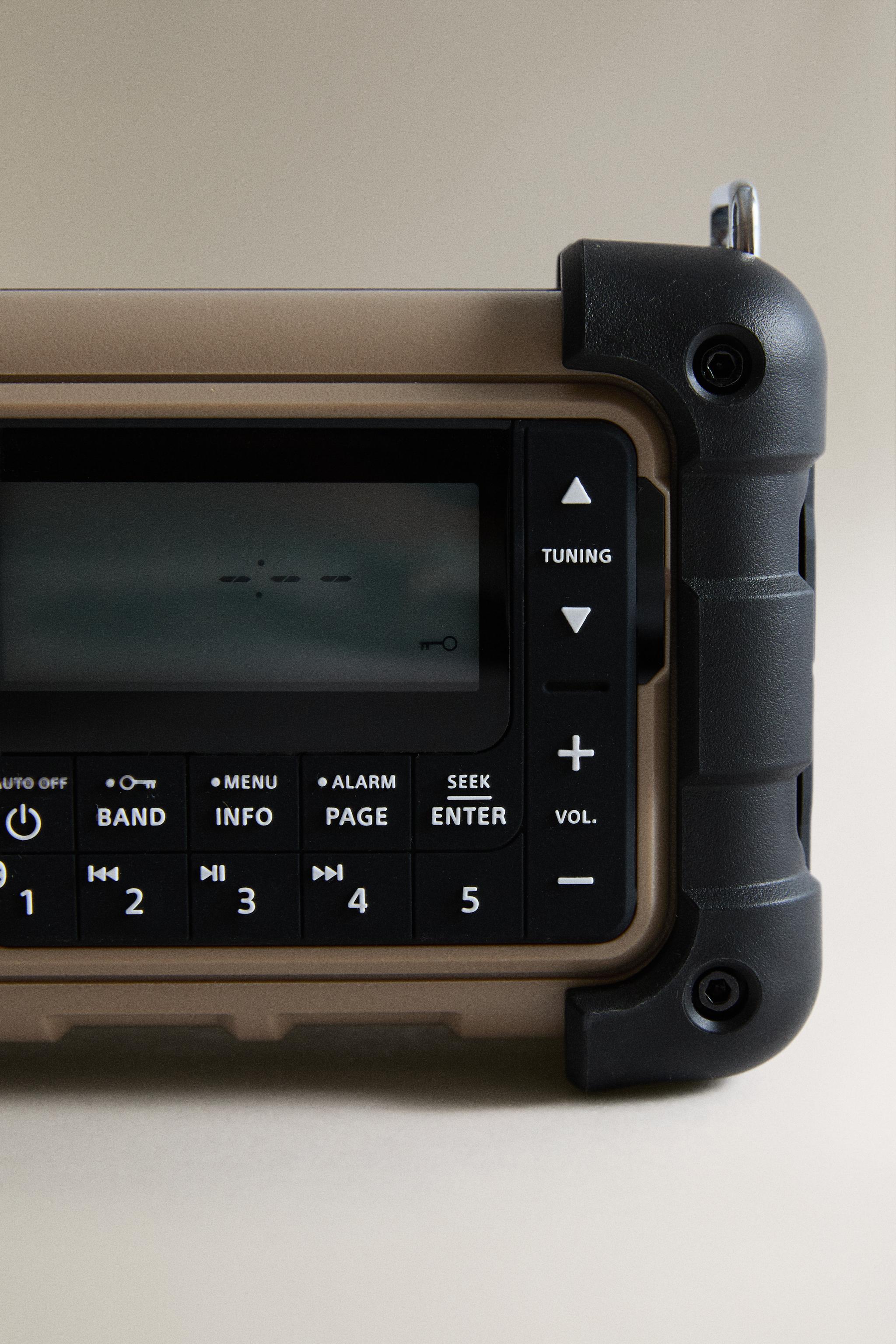 RECHARGEABLE PORTABLE RADIO