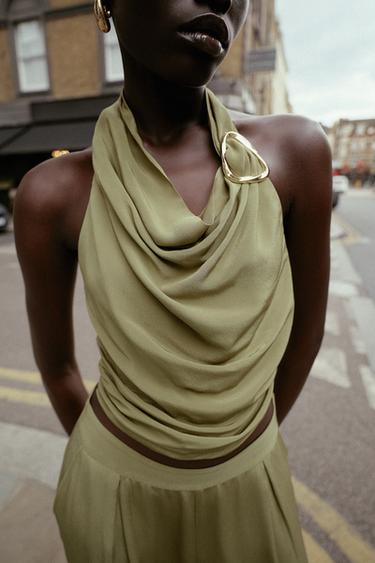 TOP HALTER DÉTAILS NŒUD DOS - Kaki clair de Zara - Image 1